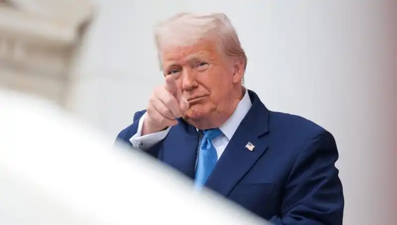 Adalet Bakanlığı'ndan Şok Açıklama: Trump'ın Epstein Belgelerinde İsim Geçiyor Mu?
