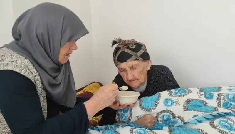 102 Yaşındaki Kezik Nine’nin Sağlık Sırrı: Hiç Doktora Gitmedi!
