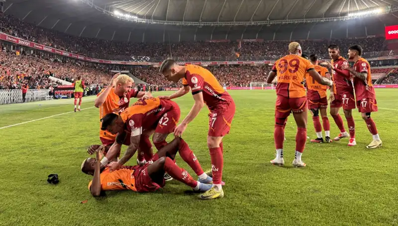Galatasaray Şampiyonluk İçin Sahada: 1 Puan Yetiyor, Zirveye Yürümek Üzere!
