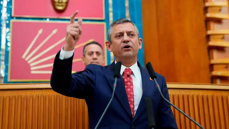Özgür Özel’den İBB Soruşturmasına Sert Tepki: “Siyasi Bir Oyuntudan İbaret”