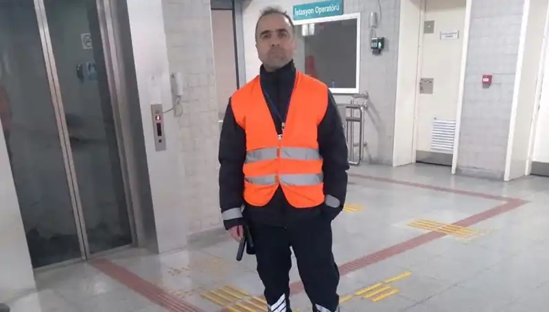 Trende Sigara İçen Birey, Uyarana Cevap Olarak Güvenlik Görevlisini Öldürdü!
