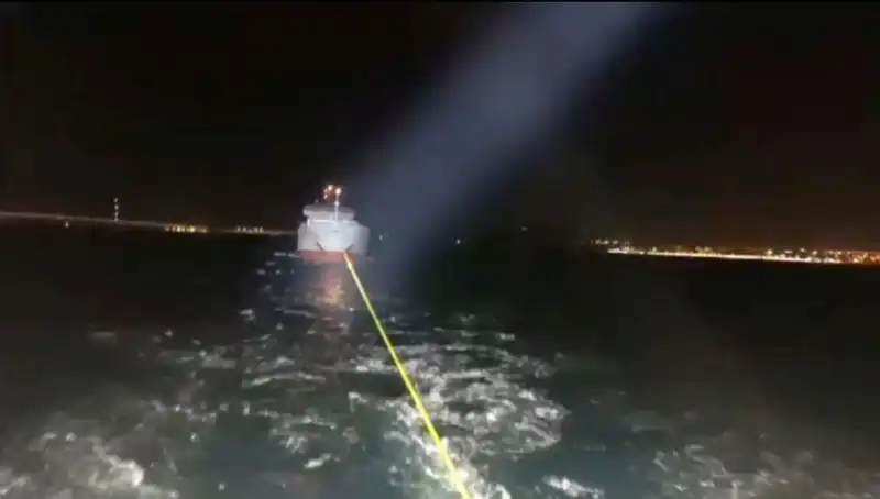 Çanakkale Boğazı'nda Gemi Arızası: Deniz Trafiği Felç Oldu