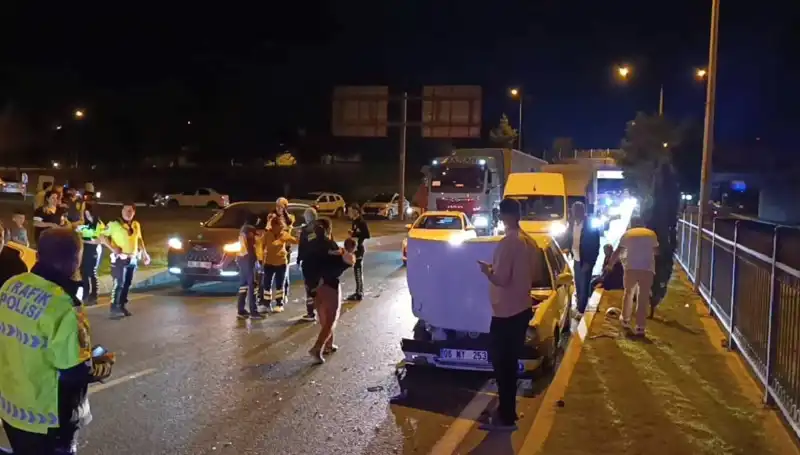 Otoyolda Kuralsız Geri Dönüş: Genç Aile Faciadan Döndü