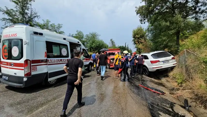 Sakarya’da Kamyonet ile Cip Çarpıştı: 4 Çocukla 5 Yaralı!