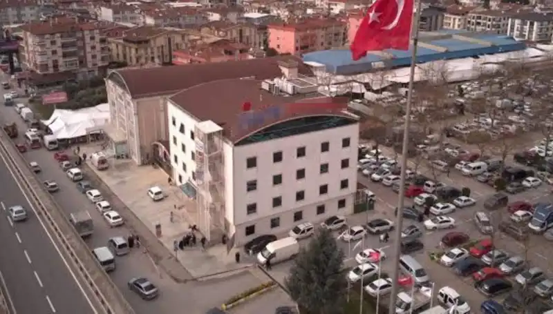 Özel Hastaneye Deprem Mührü: Perde Betonları Kesildi İddiası Gerçek mi?