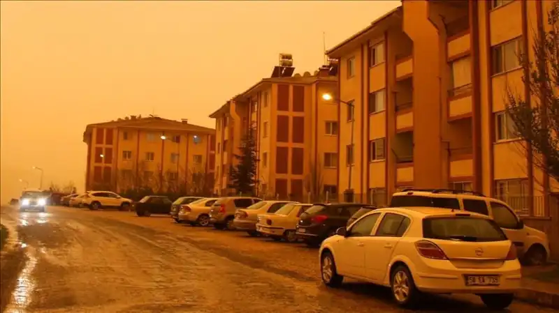 Meteoroloji Genel Müdürlüğü’nden Şok Uyarı: Çöl Tozu ve Sağanak Yağış Geliyor