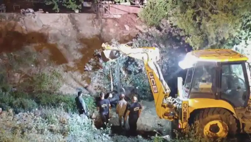 Hatay'da İneği Kurtarmak İçin Yüzlerce Kişi Seferber Oldu!