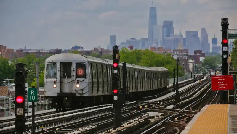 15 Yaşındaki Genç "Metro Sörfü" Denemesinde Hayatını Kaybetti