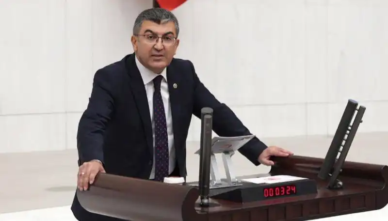 Hasan Ekici, Gelecek Partisi’nden Istifa Etti: Siyasi Gelişmeler Ne Olacak?