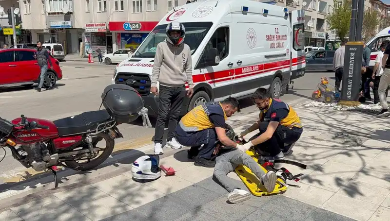 Aksaray'da Feci Motosiklet Kazası: İki Genç Yaralandı