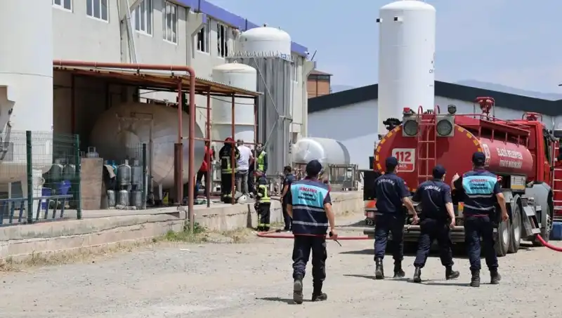 Elazığ'da Gaz Dolum Tesisinde Şok Patlama: Can ve Mal Kaybı Endişesi