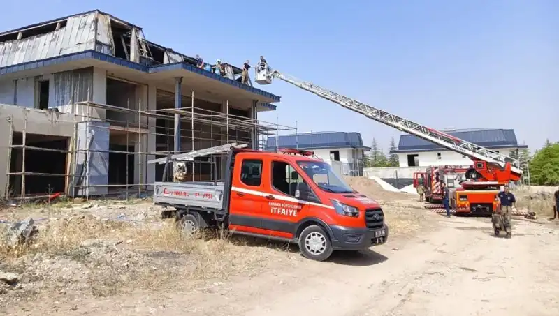 Ankara Gölbaşı'nda Villaları Saran Yangın Korkuttu: Sebep Ne?