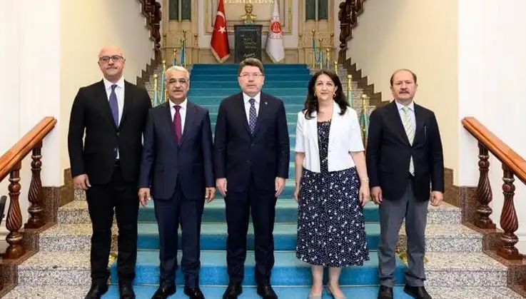 DEM Parti Imralı Heyeti, Adalet Bakanı Yılmaz Tunç ile önemli bir görüşme gerçekleştirdi