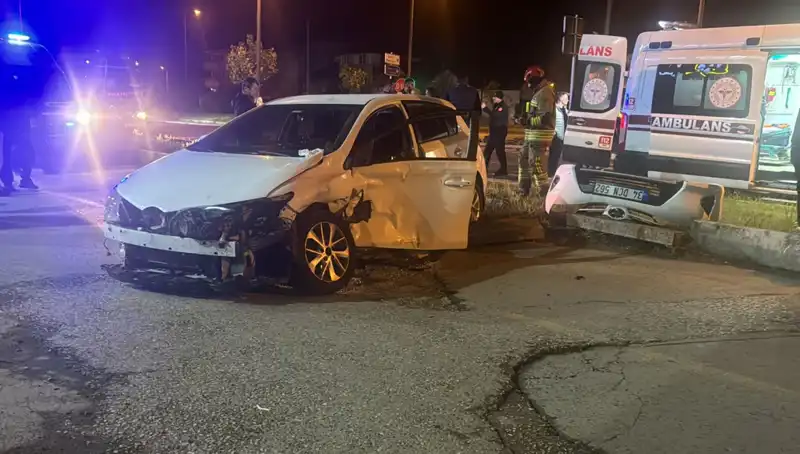 Pikap ile Otomobil Çarpıştı: Kaza Anının Detayları ve Sonuçları