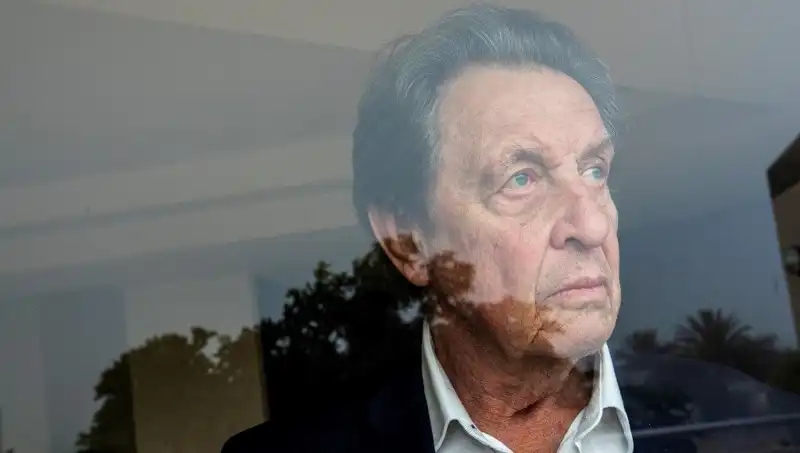 Elon Musk’ın Babası: “Kızımı Büyücülük İçin Kullanacaklardı” İtirafı ve 3 Cinayet Hikayesi