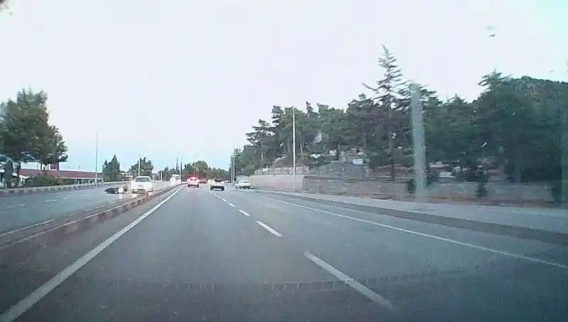Otomobil ve Motosiklet Çarpıştı: Şehirde Güvenlik Sorunu Mu Var?