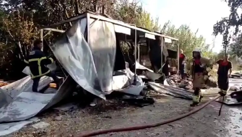 Hatay'da Konteyner Yangını: Yok Olan Eşyalar ve Alevlerin Korkunç Etkileri