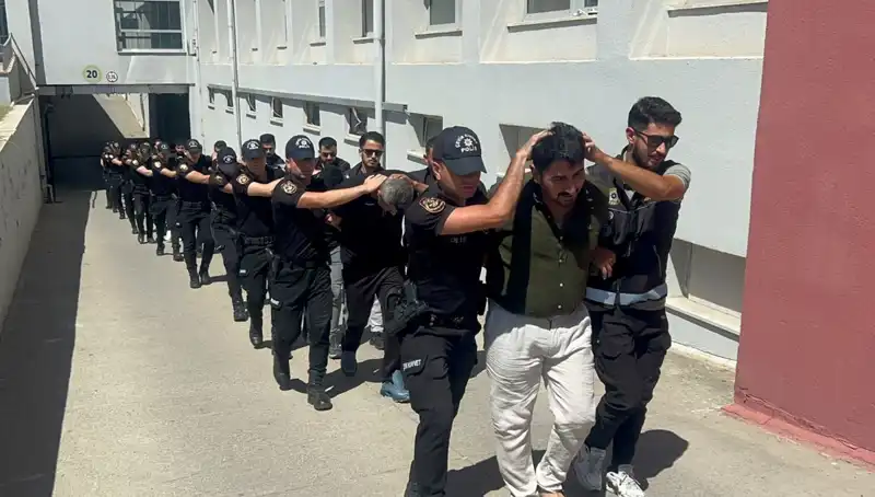 Adana'da 825 Kilo Eroin Operasyonu: 16 Tutuklama ile Şok Gelişmeler!