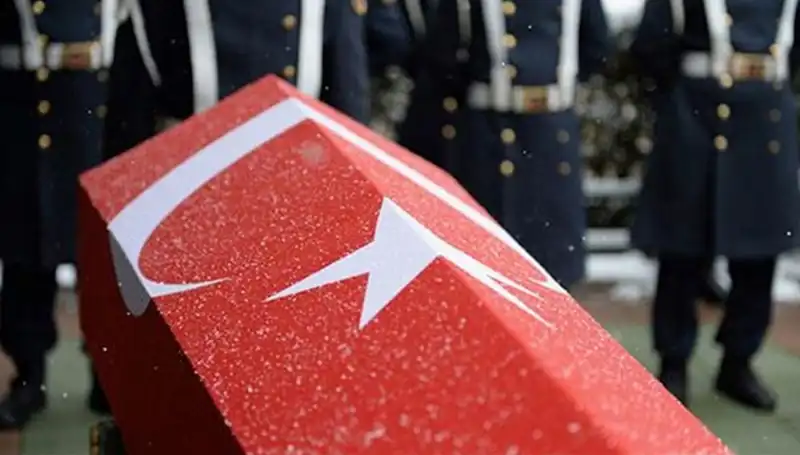 Pençe Kilit Operasyonu’nda Yaralanan Askerimiz Şehit Düştü, Ülke Yas Etti