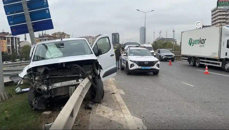 Otoyolda Feci Kaza: Bariyere Ok Gibi Saplanan Araç Sürücüsü Hayatını Kaybetti