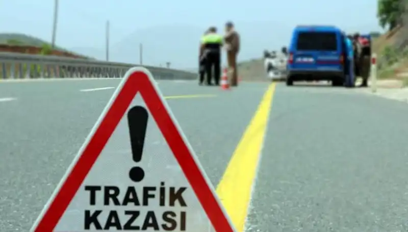 Otomobil ve Kamyon Çarpıştı: Felaketin Ardındaki Bilgiler