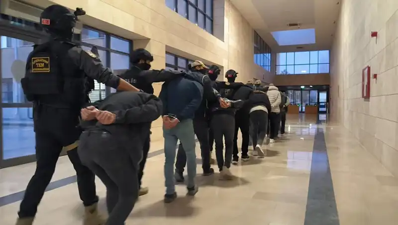 Türkiye'de 47 İlde DAEŞ Operasyonu: 298 Kişi Gözaltında
