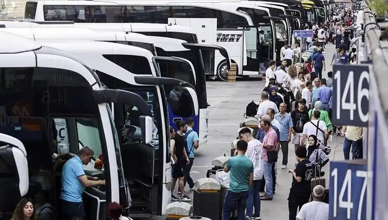 İstanbul'u Terketme Akımı: 369 Bin Kişi Şehri Terk Etti!
