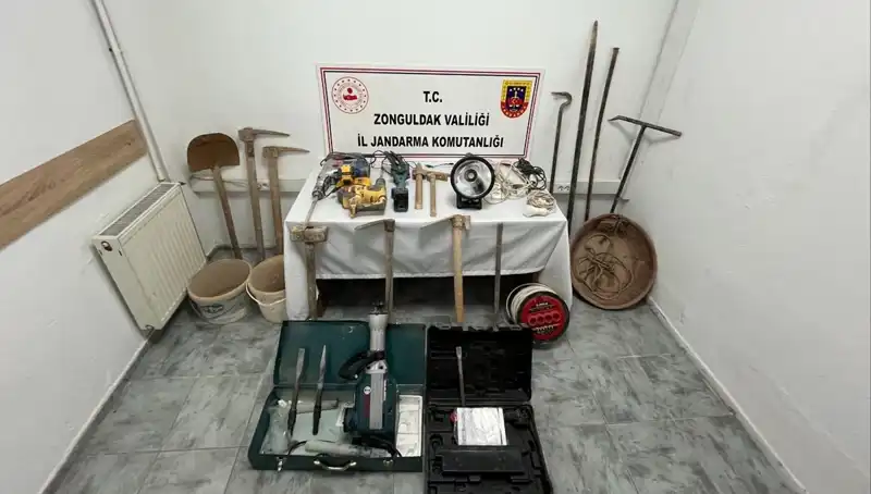 Çaycuma'da Kaçak Kazı Operasyonu: 5 Kişi Ele Geçirildi