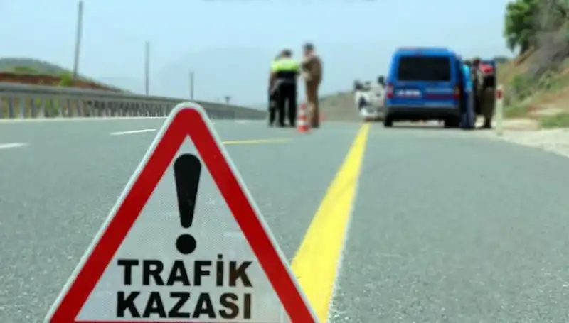 Ticari Araç ile Otomobil Çarpıştı: Korkutan Kaza 5 Yaralı İle Sonuçlandı
