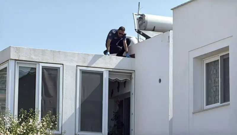 Bodrum'da Çatıdan Düşen Emekli Polis: Hayatını Kaybetti, Soru İşaretleri Bıraktı