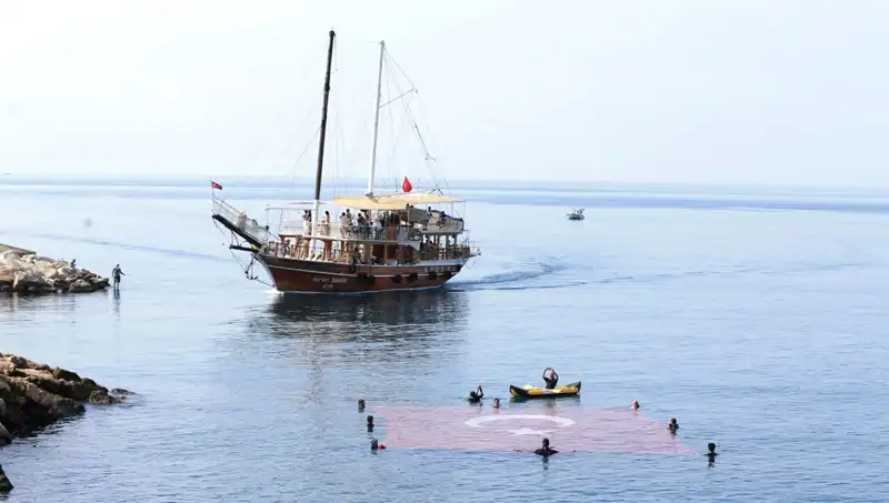 15 Temmuz’un Anısına Denizden Coşkulu Bir Anma Etkinliği Düzenlendi