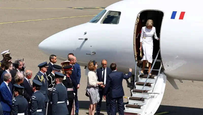 Eşi Brigitte Macron’un Elini Bıraktı: Arkasında Yatan Sebep Nedir?