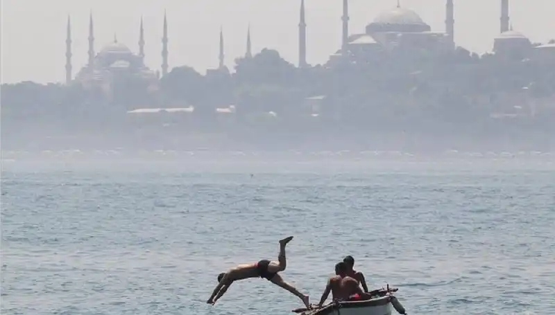 Aşırı Sıcaklıklar Kapıda: 44 Derecelere Ulaşacağımız Günler Geliyor!