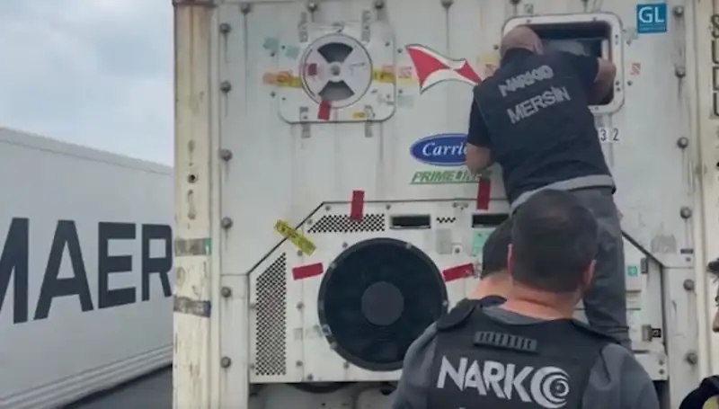 Mersin'de Büyük Uyuşturucu Operasyonu: Narkotik Ekipleri Harekete Geçti