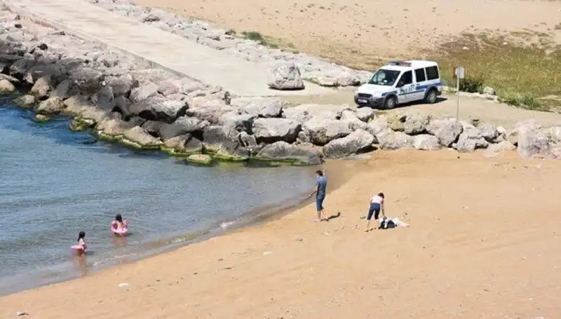 Sinop’taki Tüm Gözler Yasaklı Sahillere Çevrildi: Neden Denize Giremiyoruz?