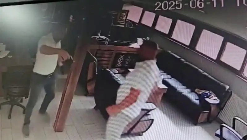 Alacak Verecek Meselesi Nedeniyle İş İnsanı Kanlı Bir Olayda Hayatını Kaybetti