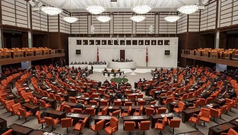 Meclis'te Gıda Zehirlenmesi İddialarına Cevap Geldi: Hasan Turan Açıkladı