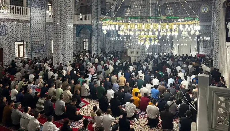 Iğdır’da İlk Bayram Namazı Coşkuyla Kılındı: Duygusal Anlar Yaşandı