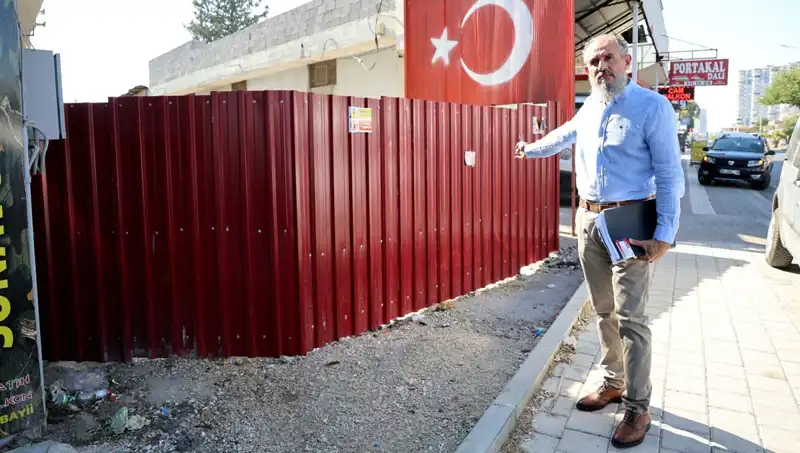 Tapulu Arazisindeki Çözüm Arayan Adam, Sokağı Kapattı!