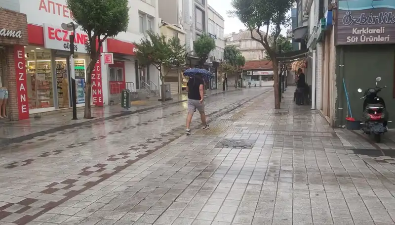 Kırklareli'de Sağanak Yağış Hayatı Olumsuz Etkiledi: Beklentiler Neler?