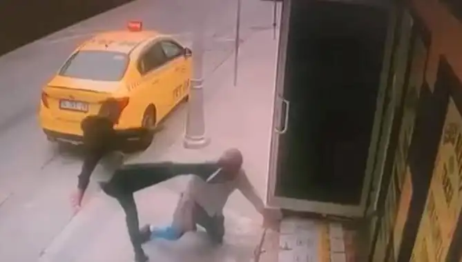 Taksi Durağında Dehşet! Oğlunun Alacaklısına Bacak Kırdırdı
