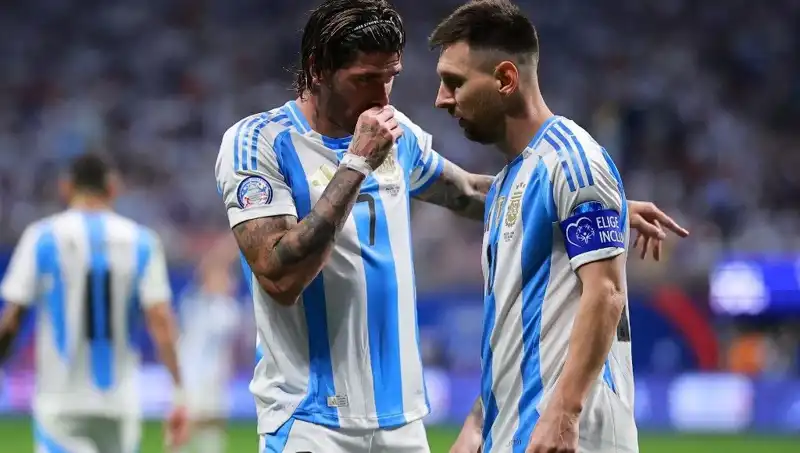 Rodrigo de Paul ve Messi'nin Görüşmesi Futbol Dünyasında Heyecan Yarattı