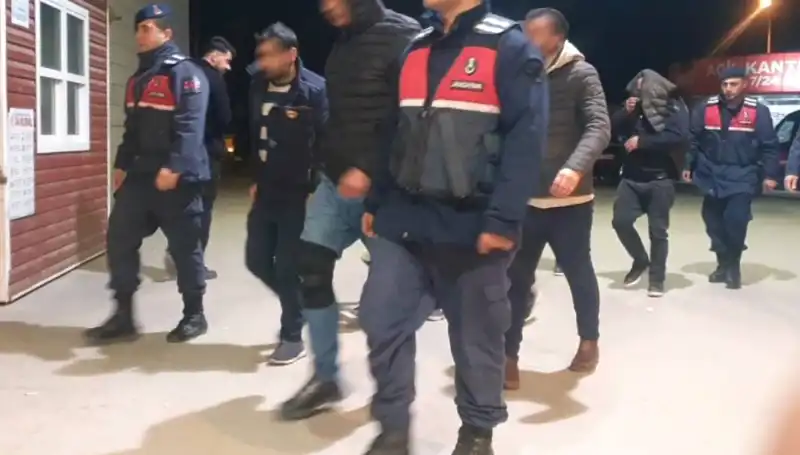 Bağ Evinde Uyuşturucu Partisine Şok Baskın: Çok Sayıda Gözaltı!