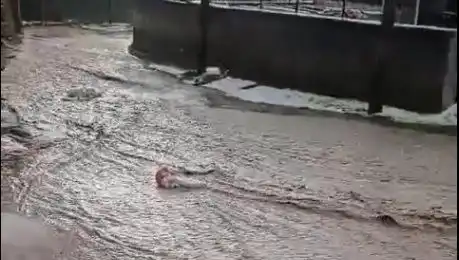 Sivas'ta Yağışların Ardından Sel ve Dolu Felaketi