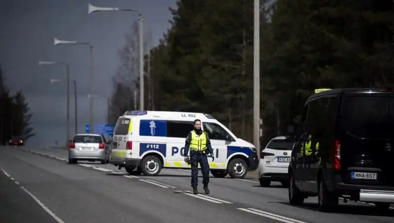 Finlandiya'da Okulda Bıçaklı Saldırı: Yaralılar ve Gözaltı