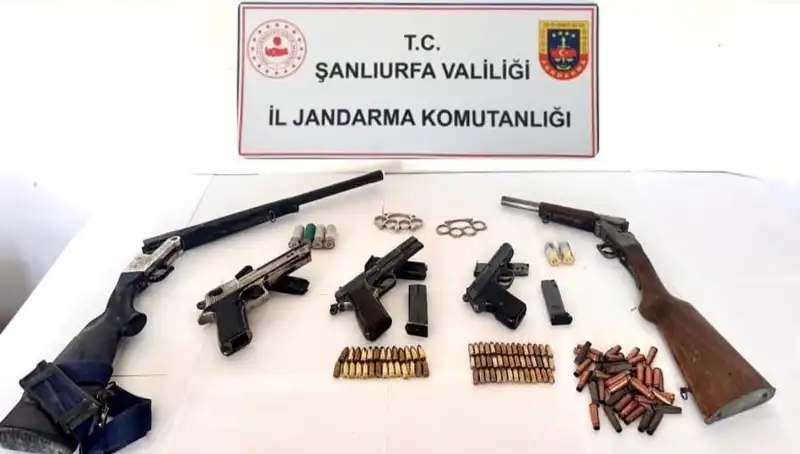 Şanlıurfa'da Ruhsatsız Silah Operasyonu: 12 Kişi Gözaltına Alındı, 4 Tutuklama