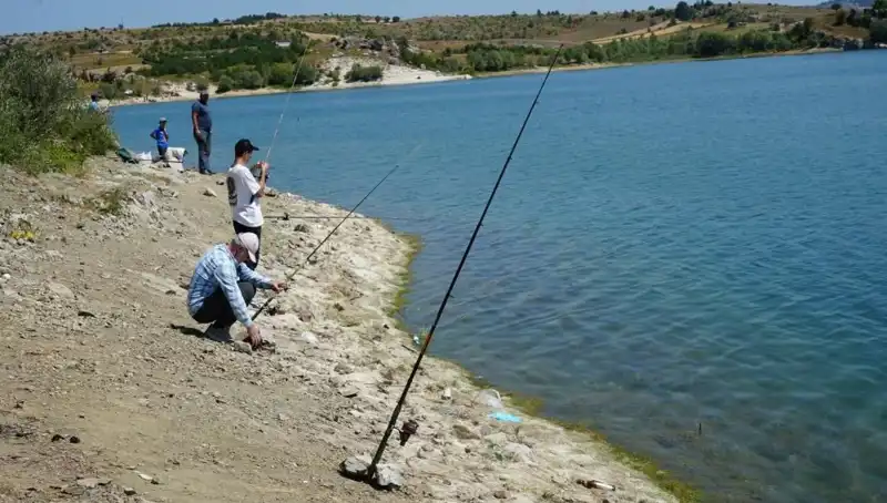 Kafesler Patladı, Şok Edici Olay Sonrası Barajda İnsan Seli Oluştu