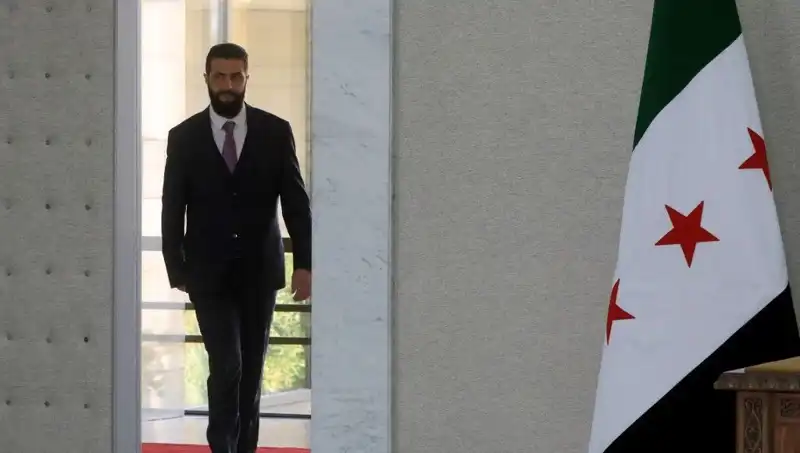 Fransa’nın Suriye İhtilafında Yeni Rolü: Şara-Macron Zirvesi