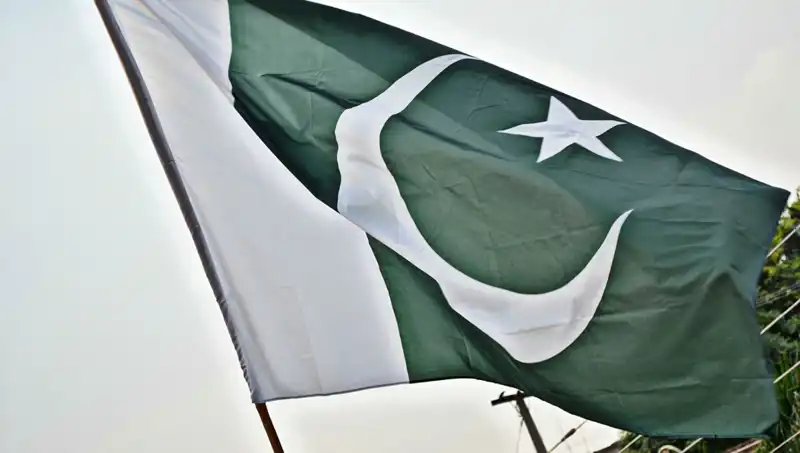 Pakistan'da Çöken Bina Faciasında Can Kaybı Artıyor: Kurtarma Çalışmaları Devam Ediyor