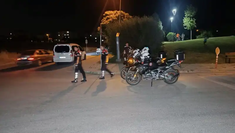 Park Kavgasında 14 Yaşındaki Çocuğa Bıçaklı Saldırı: Olay Anı ve Detaylar